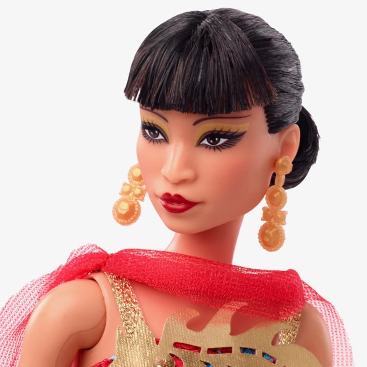 Close up of Anna May Wong doll
