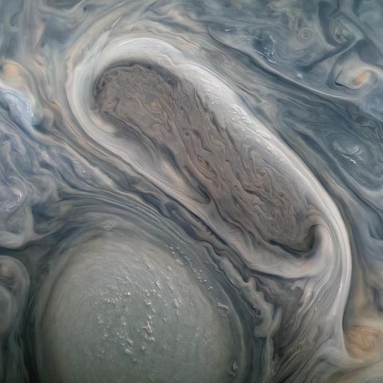 Nuages orageux de Jupiter